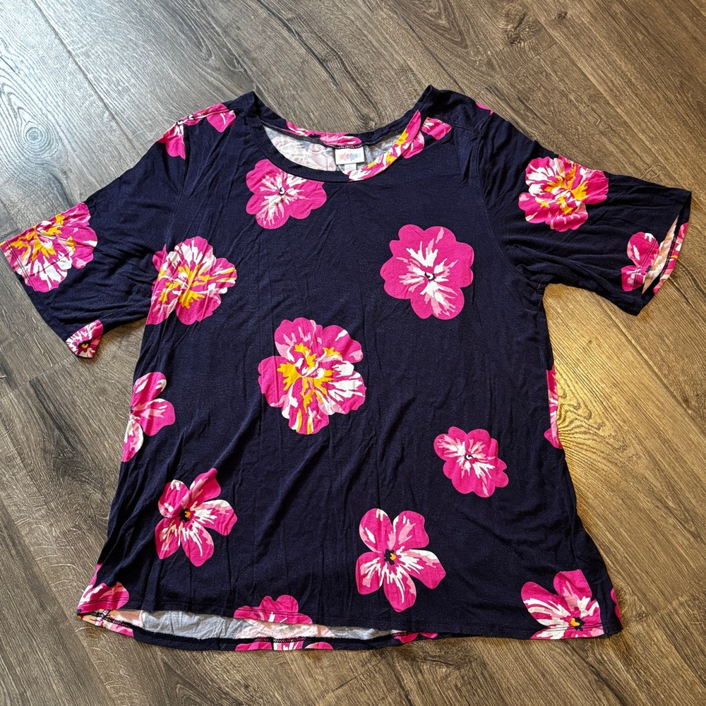 LuLaRoe Navy and Pink Floral Short Sleeve Top